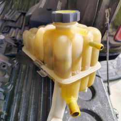 2000 Silverado Coolant Reservoir 