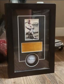 Gene Sarazen SIGNED Golf Ball Display - PGA Licensed