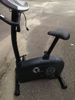 Schwinn 125 upright exercise bike