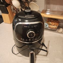 Brentwood air fryer - Unused, New 