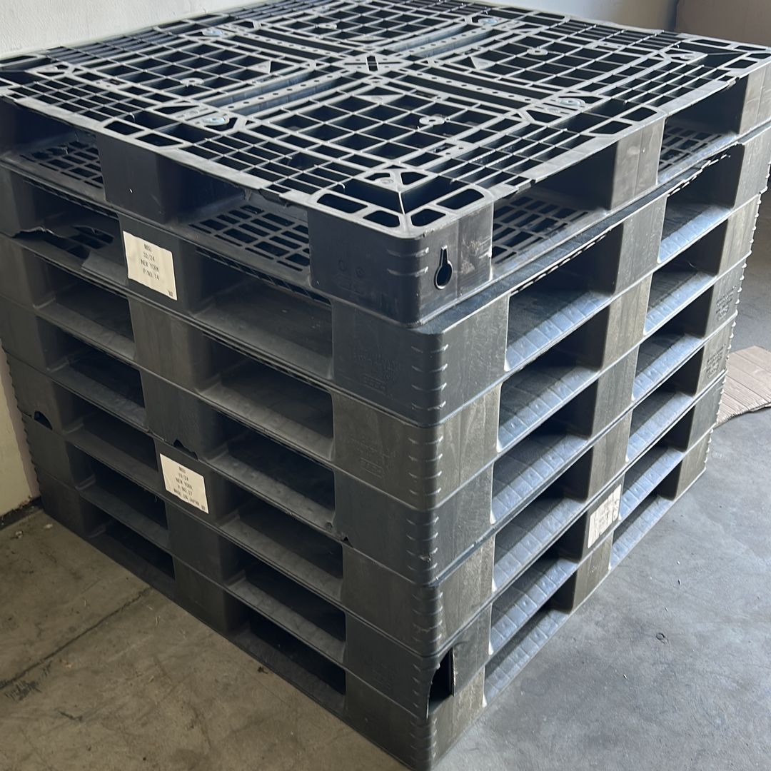 Solid Top Rackable Pallets Plastic Solid and Semi Solid Top Rackable Pallets for Sale in Boca ...