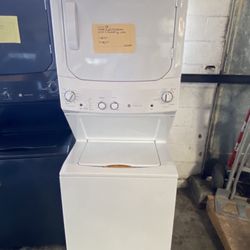 New GE - 3.8 Cu. Ft. Top Load Washer and 5.9 Cu. Ft. Electric Dryer Laundry Center - White 