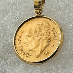 22kt Dije De Oro  Solido 5 Pesos Con Bisel De 14kt 