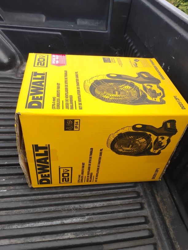 DeWalt Cordless Fan With Batt And Charger