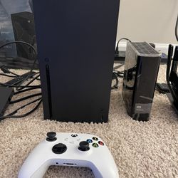 Xbox Seris X Plus Two Controllers 