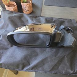 Chrysler  300.  (2011-2018)  Driver Side Mirror 