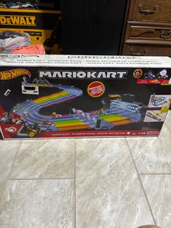 Hot Wheels Nintendo Mario Kart Rainbow Road Raceway Track