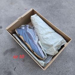 Yeezy 700 Tephra Sz 10