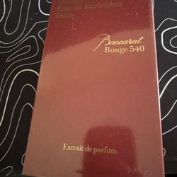 Baccarat Rouge 540 Extrait de Parfum Maison Francis Kurkdjian