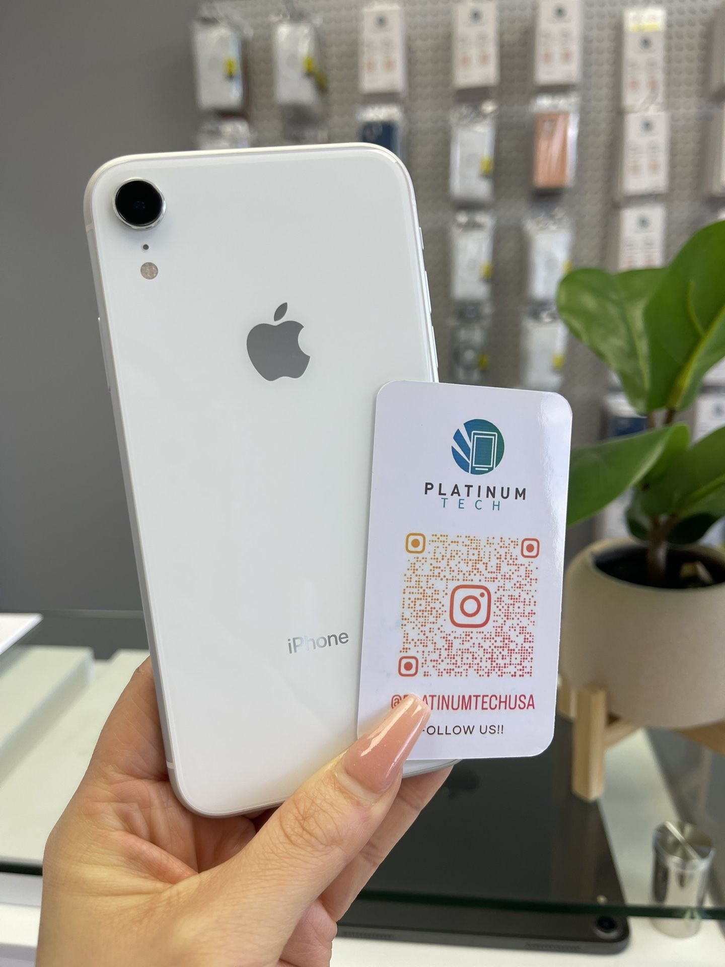 iPhone Xr Unlocked 128Gb White Like New With Warranty