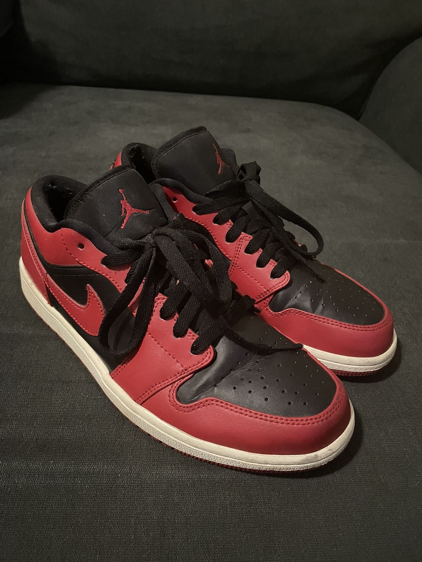 Air Jordan 1 Low “Bred” (Black/Red) colorway