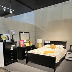 Queen Bed, Dresser, Mirror And Nightstand 