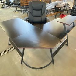 💻 Computer Desk for Sale – $100 💻  📏 Dimensions: 	•	Main Table: 39” × 17” 	•	Side Extension: 39” × 19” 	•	Raised Shelf: 39” × 19” 	•	Height: 29”  