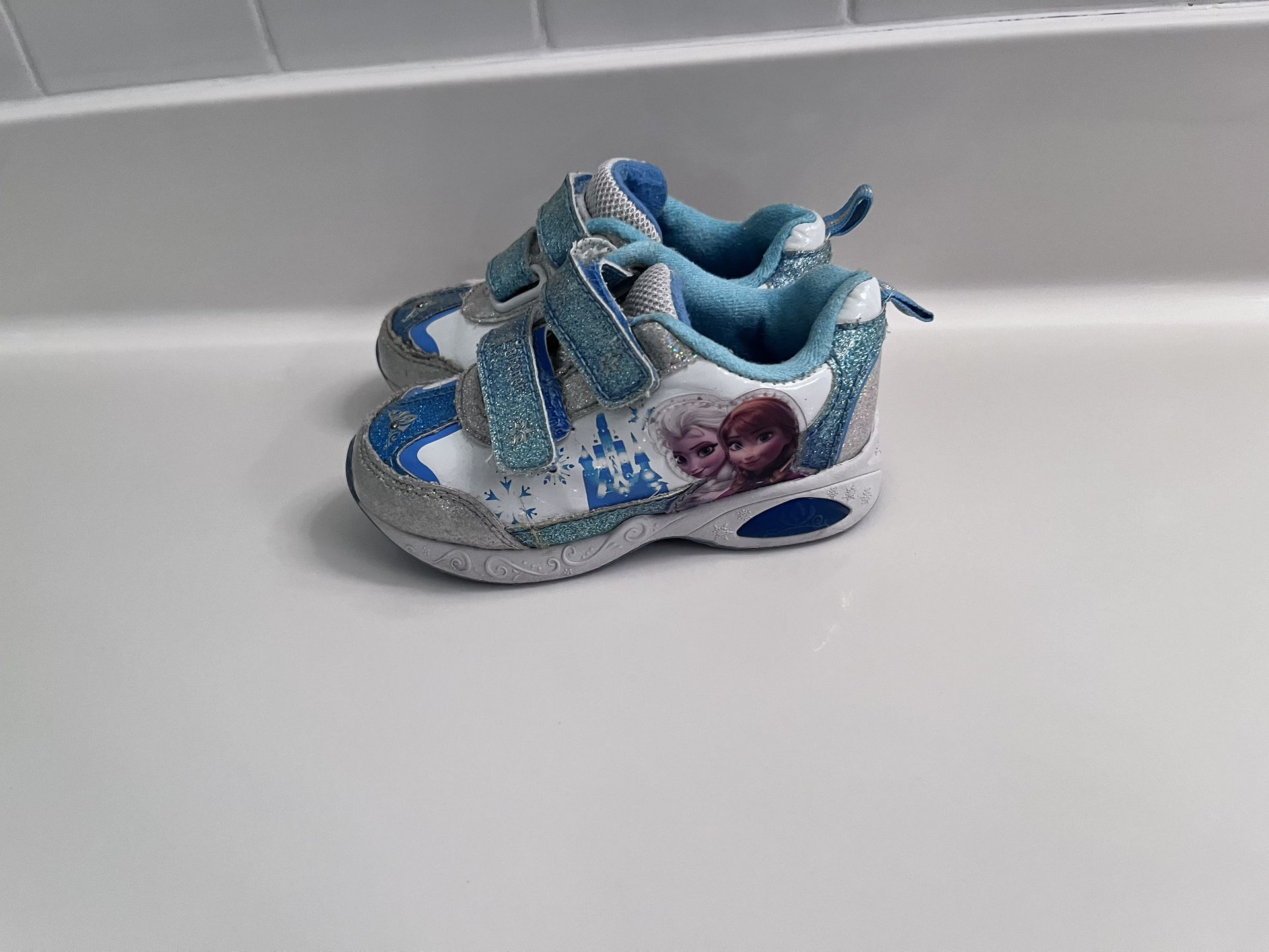 Elsa Lighting Up Shoes Size 7