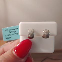 925 Moissanite Earrings 0.25 Carats