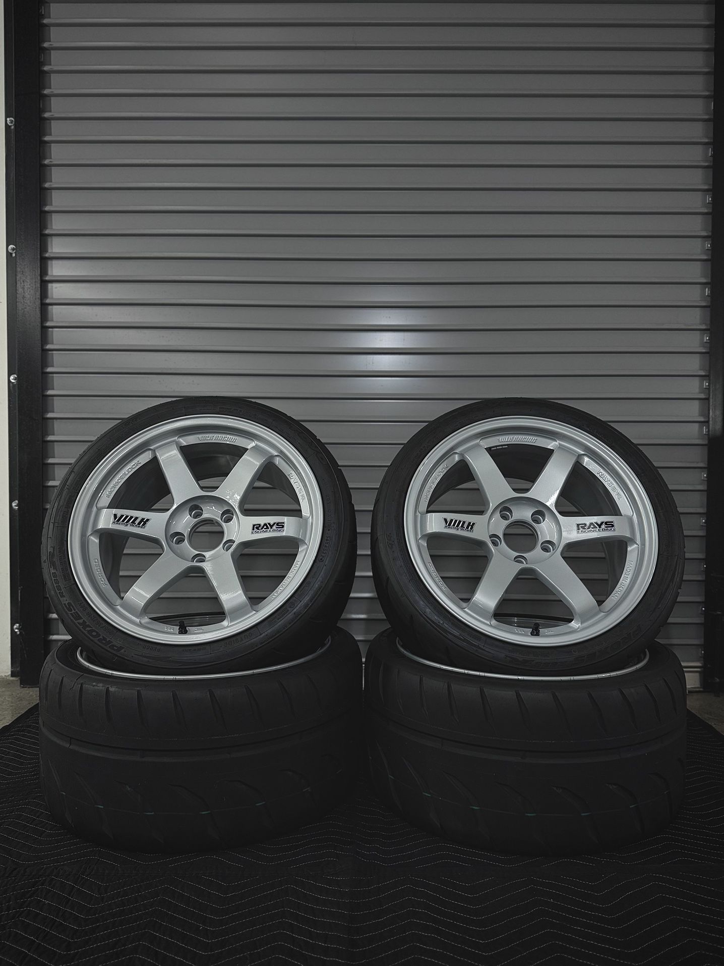 TE37SL 5x114 (Arms Grey) | 18x9.5 +22 & 19x10.5 +12 | Staggered Setup – Brand New W/ R888R Tires