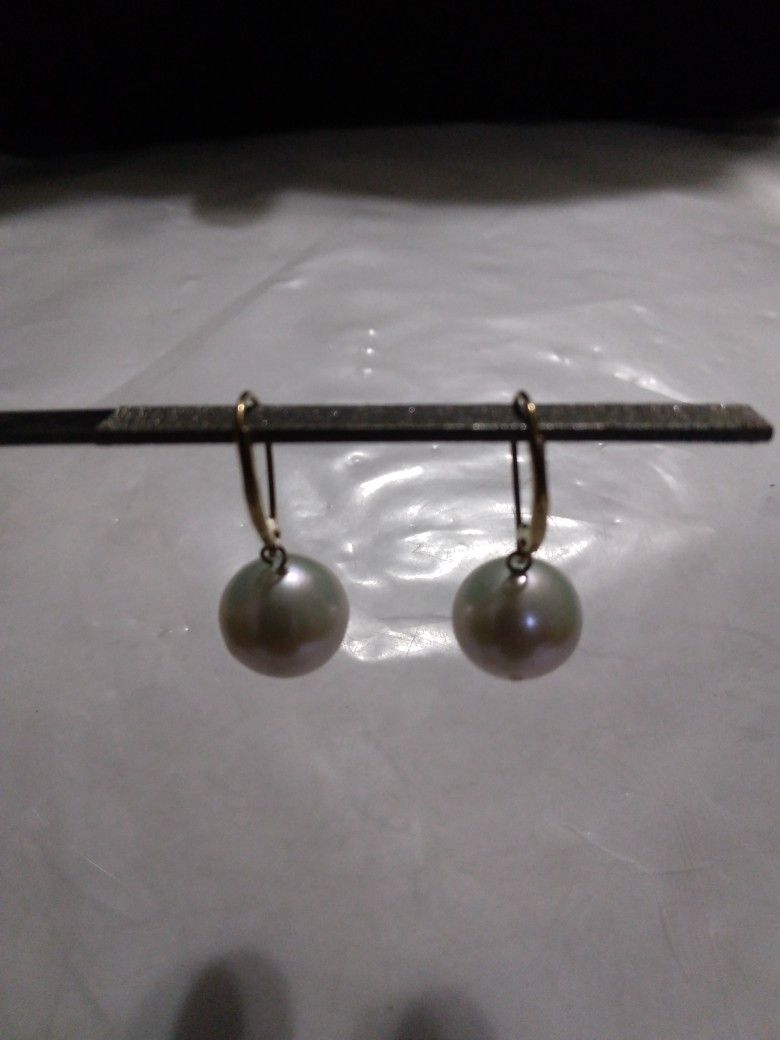 14K Gold And Pearl Earring Use