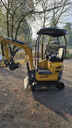 New CFG QK18R Mini Excavator 1.2 Ton With Hydraulic Thumb And Diverter  Valve Rubber Tracks 15hp Backhoe 