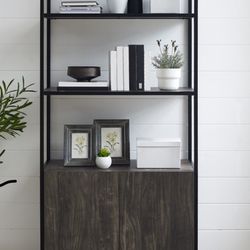 Etagere / Bookshelf With Cabinets 