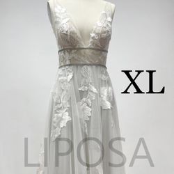 Wedding dress / Bridal / Bride to be / Dresses