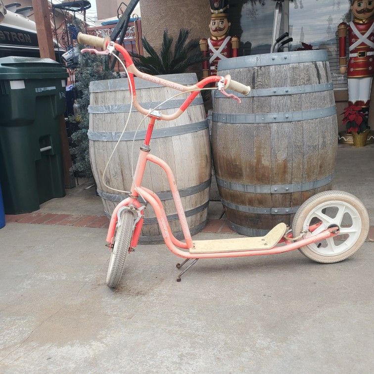 Old school 80s scooter