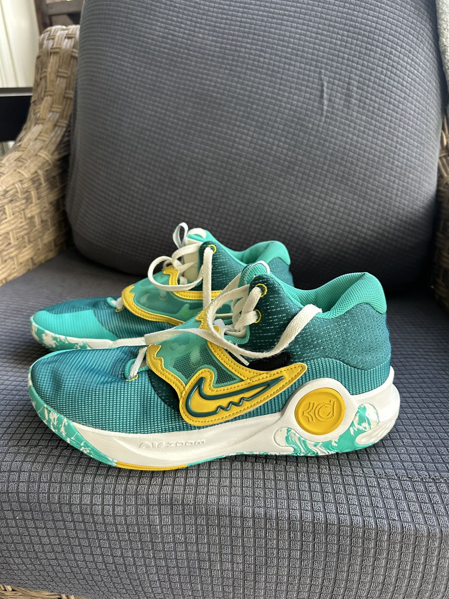 Nike KD Trey 5 x Clear Jade Yellow Mens Size 10.5