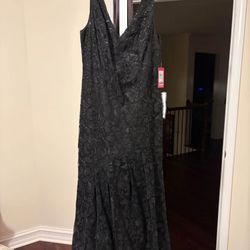 NEW Black Embroidered Mermaid Gown
