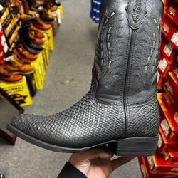 Men’s Western-Style Boots – Brand New – Multiple Sizes