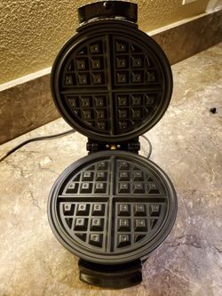 Oster waffle maker. Like New.
