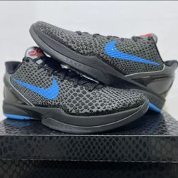 Kobe DARK KNIGHT GRINCH Shoes