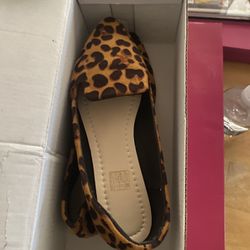 New Women’s Leopard Flats