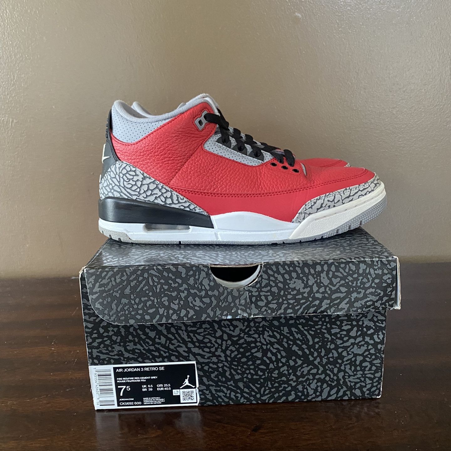 Nike Air Jordan 3 Retro SE Unite Fire Red/Cement Grey CK5692-600 