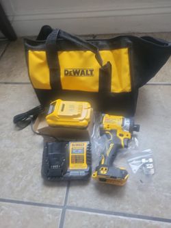 BRAND NEW DEWALT DCF860P1 20V XR IMPACT DRIVER KIT