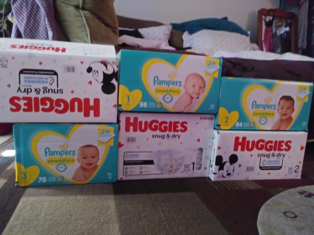 Huggies,pampers