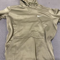 M green Nike sweatshirt 