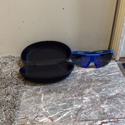 Glasses with a yellow dots blue