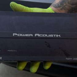 Power acoustik amplifier