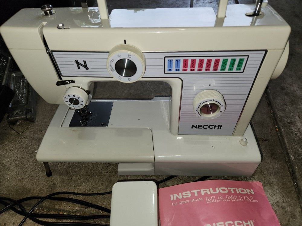 Necchi 505FA Sewing Machine
