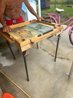 Dominos table