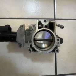 C5 Chevrolet Corvette Throttle Body