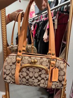 Coach barrel kiss lock 28 bag