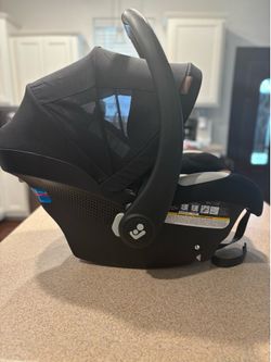 Maxi Cozi Mico Luxe + Car seat and 2 load leg bases