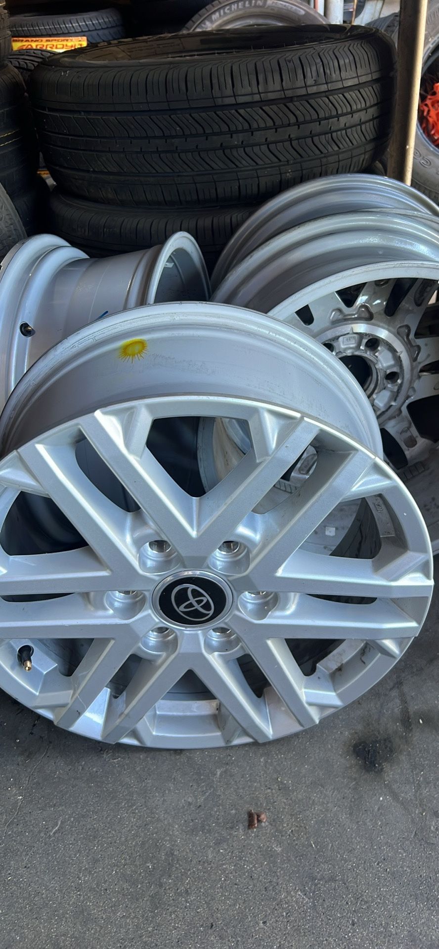 Toyota Tundra Rims! 18 Inch OEM