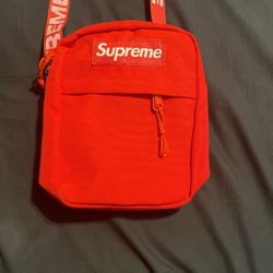 supreme shoulder bag 