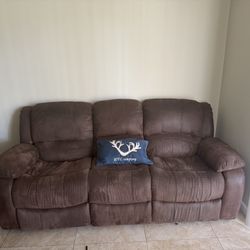 Recliner Couches 