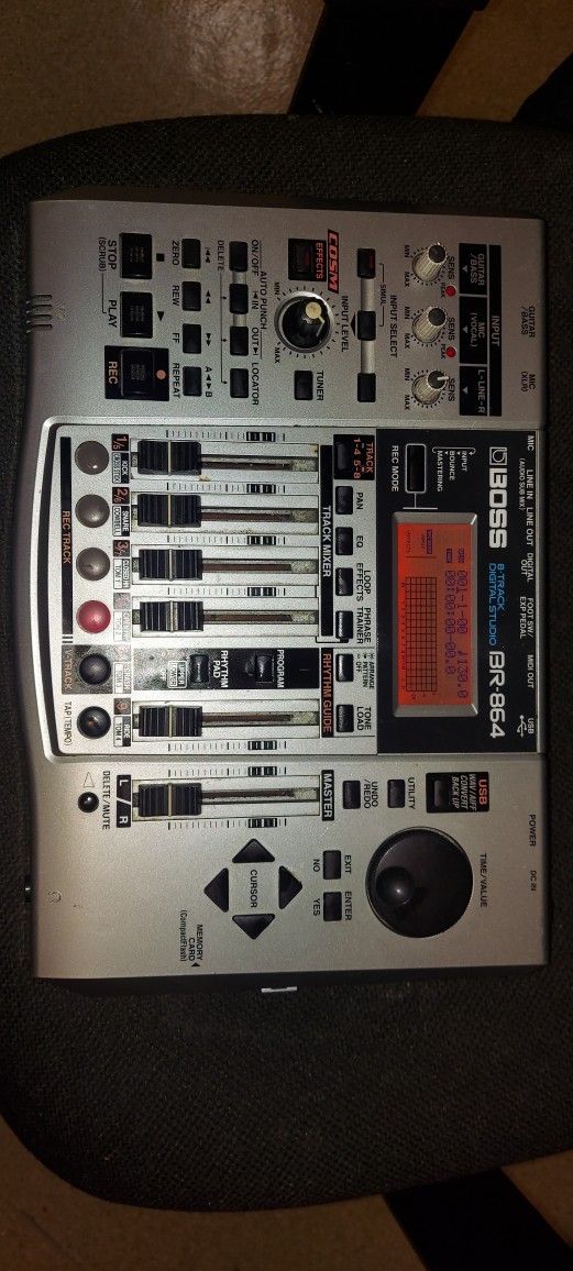 BOSS BR=864. 8 Track Digital Studio