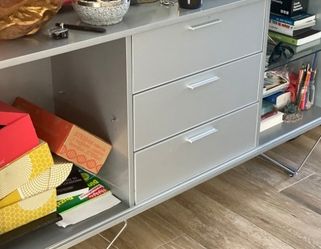 Storage Hutch Stand