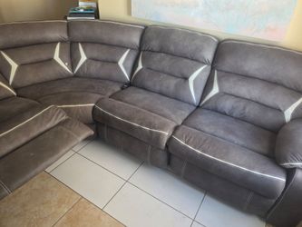LUXURY Electric 5 seat recliner couch