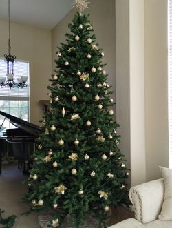 12 FT Christmas Tree- Great Condition