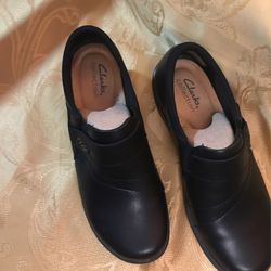 🦋CLARKS  BLACK SHOES  🦋